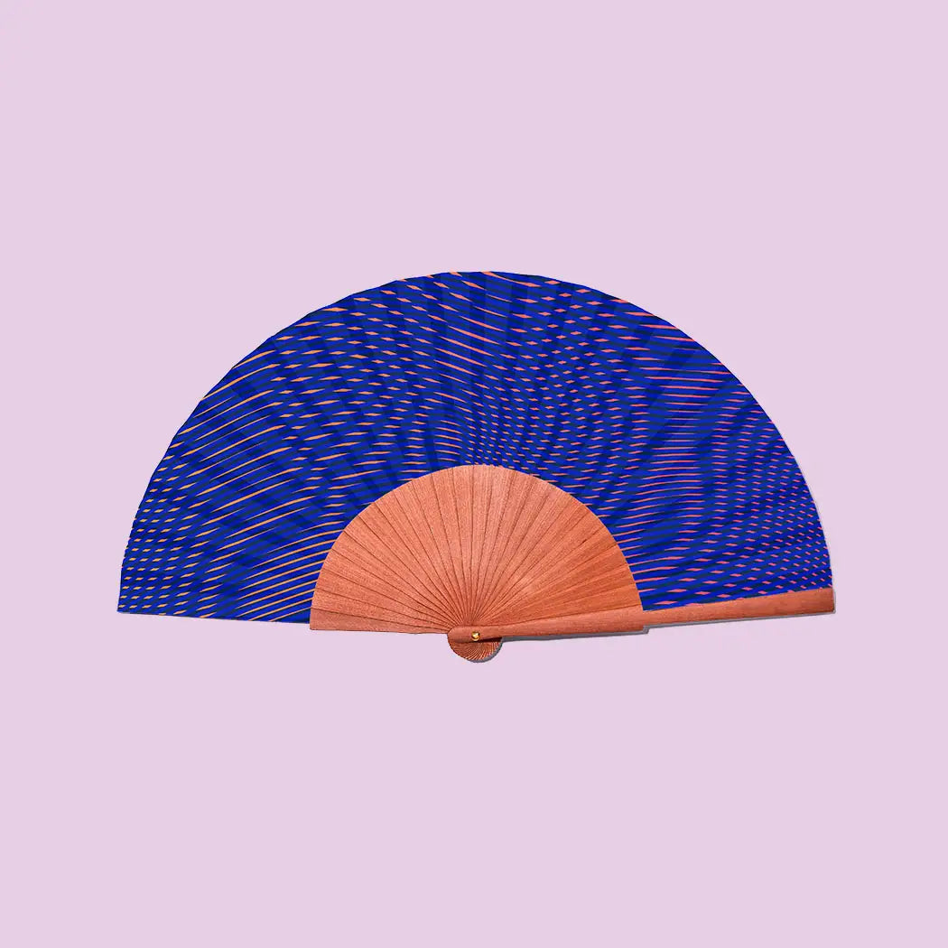A FAN OF Eventail Dancing Waves
