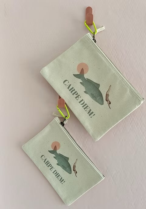 ANGEL FAMILY DESIGN Pochette Carpe Diem!