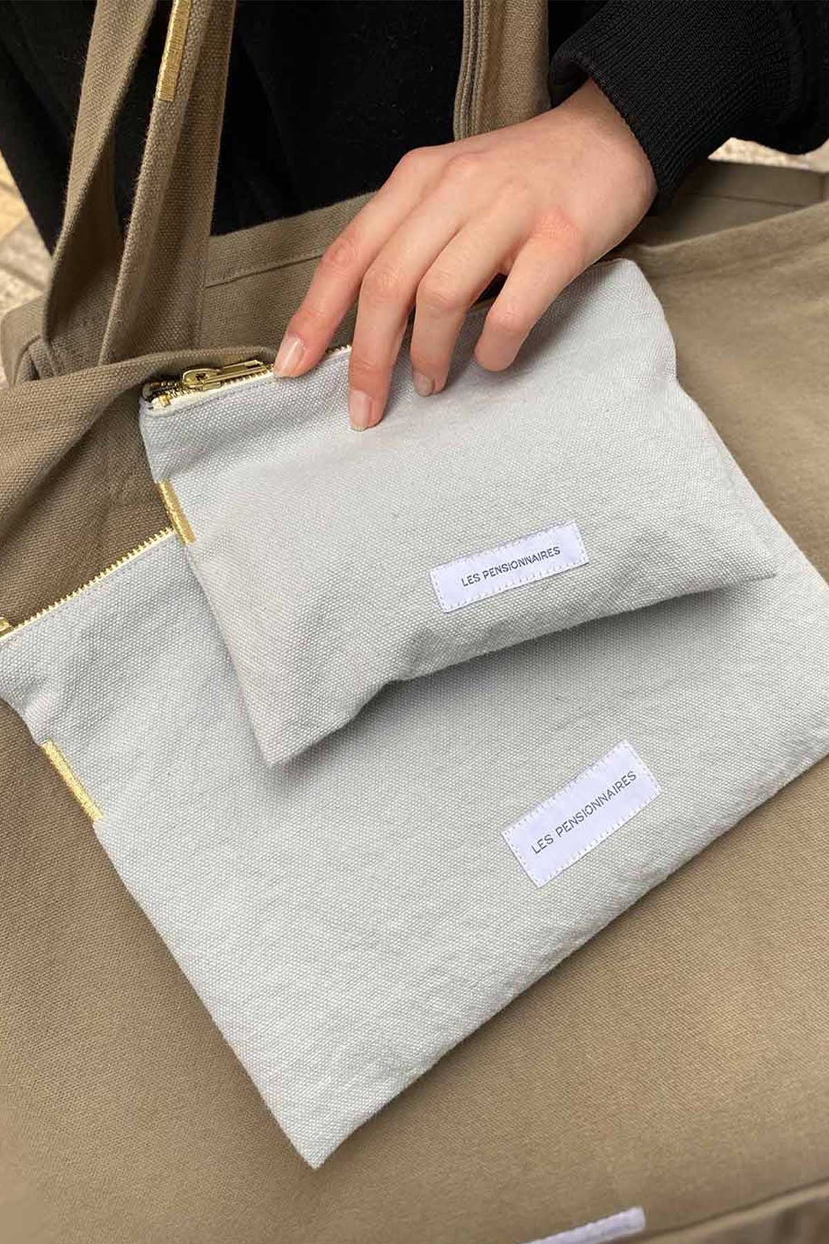 LES PENSIONNAIRES Petite pochette