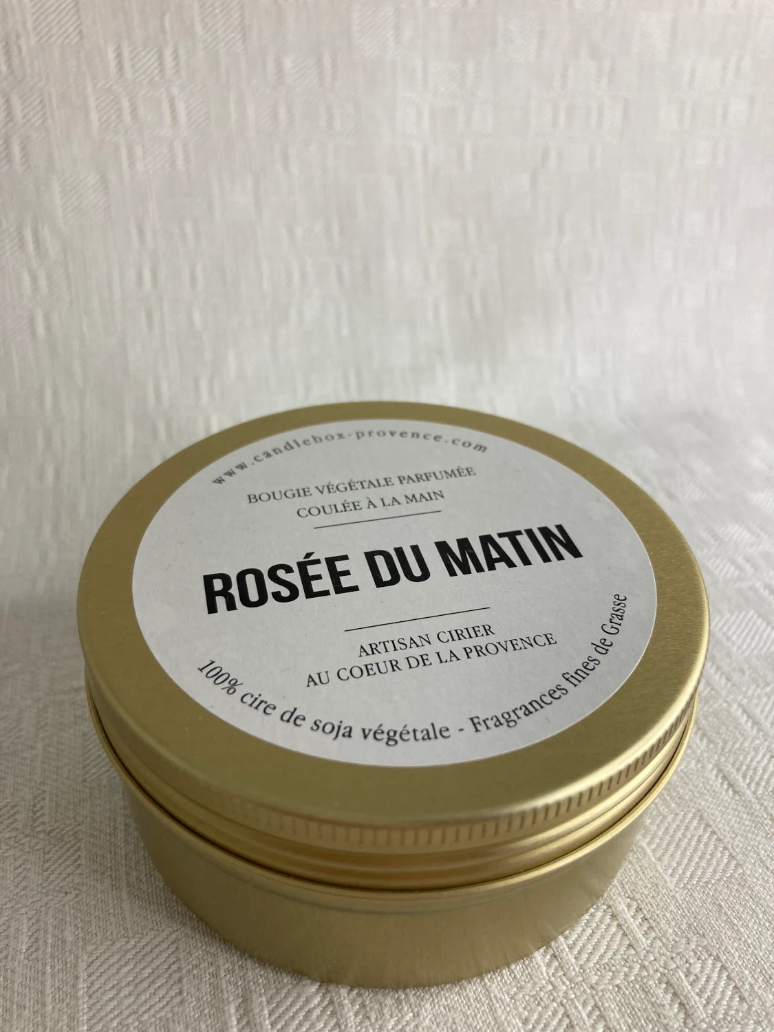 Photo de la bougie parfumée naturelle candlebox 170g de la collection Les iconiques