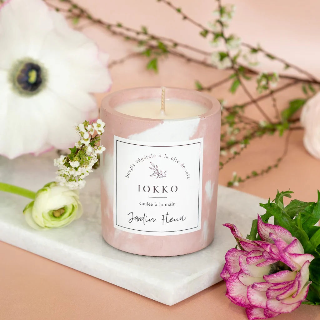 IOKKO Bougie Signature - Jardin Fleuri