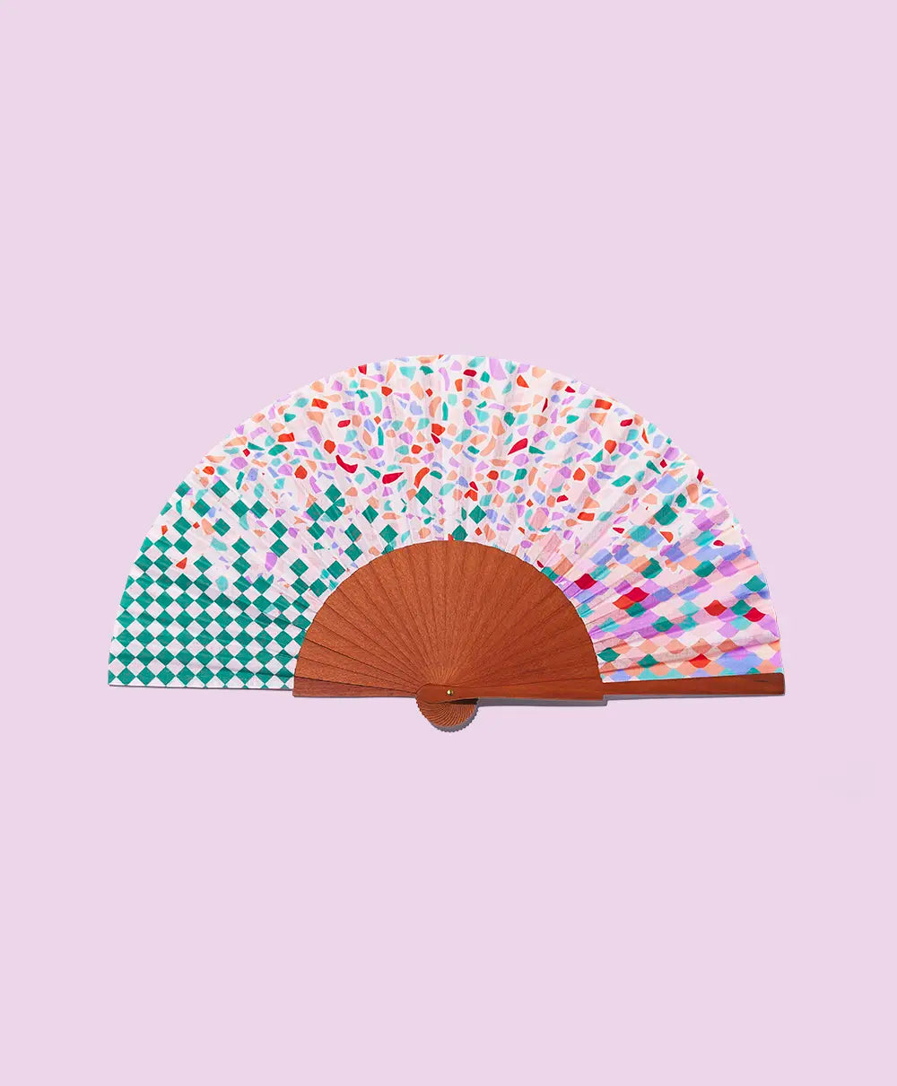 A FAN OF Eventail Gaudi Trencadis Fan