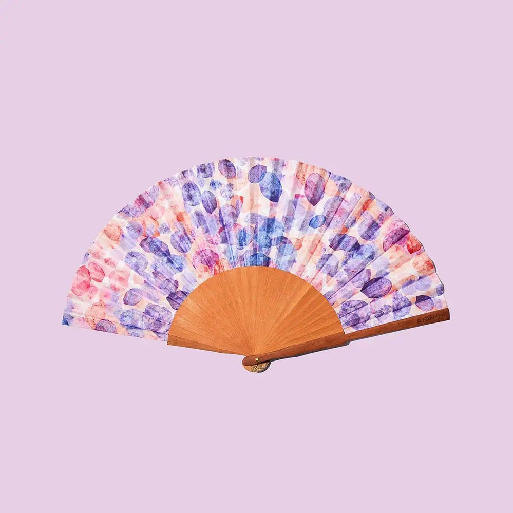 A FAN OF Eventail Grace of Flowers