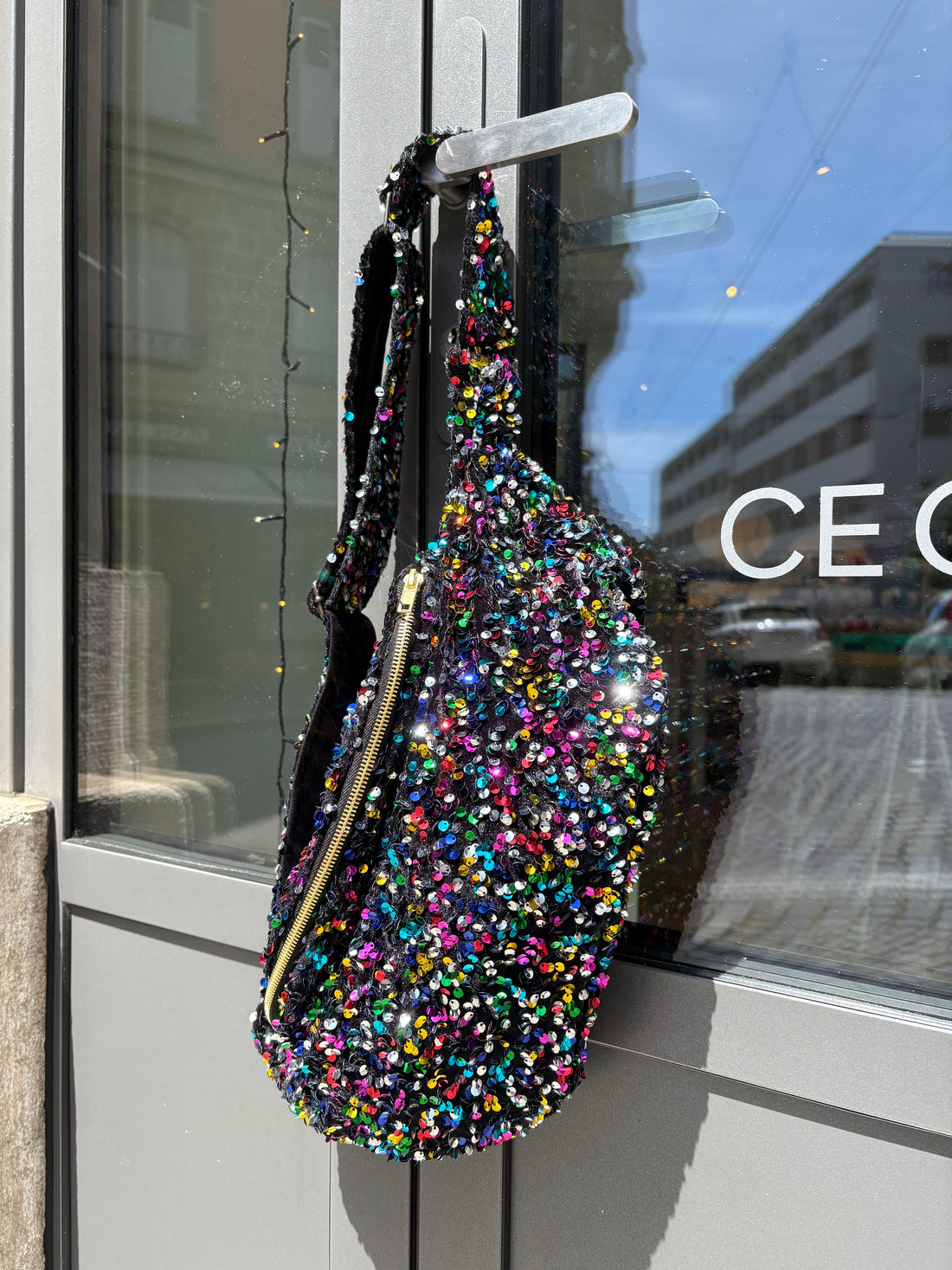 LILOU AIX Banane à sequins multicolor